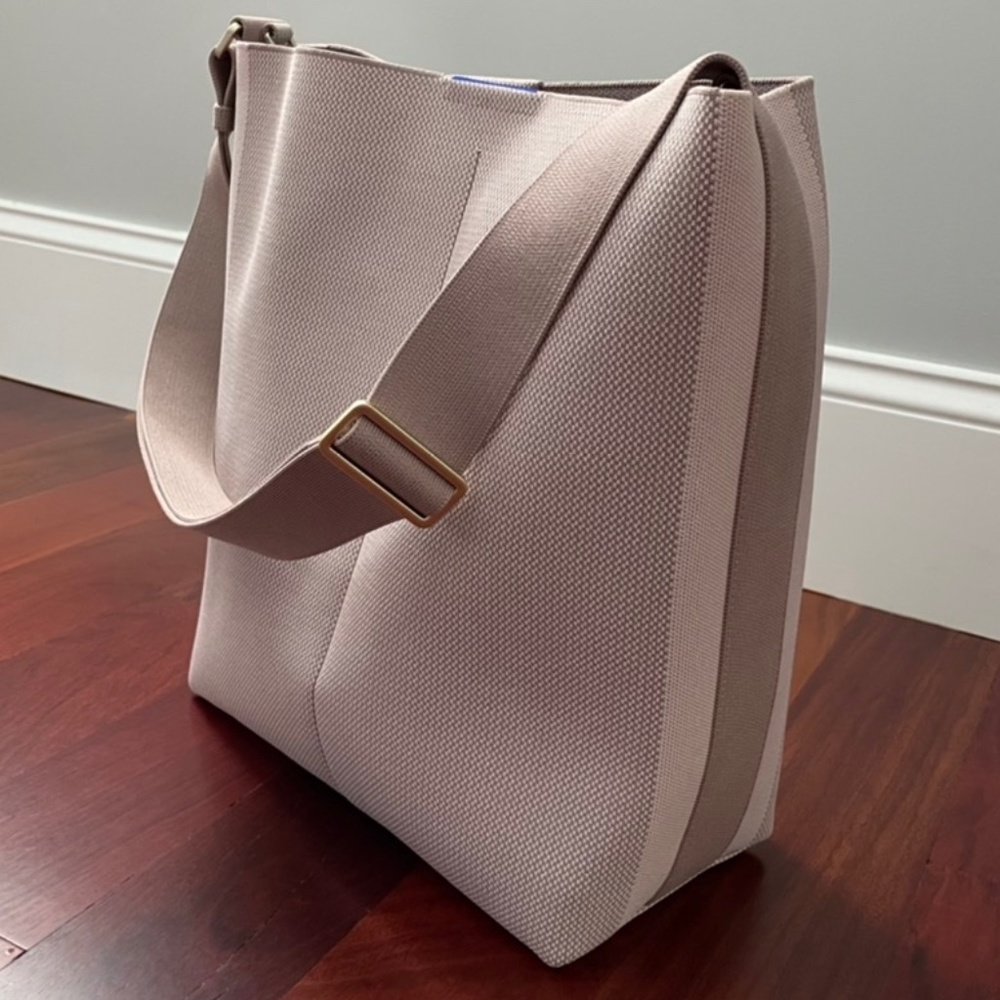 Rothy’s Lilac haze bucket bag - NWOT